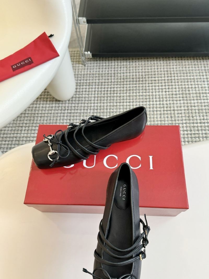 Gucci Flat Shoes